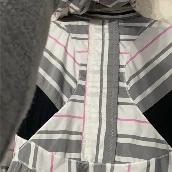 Lululemon run hustle jacket 🦄 - Picture 6 of 8